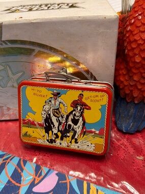 1997 Hallmark Keepsake "The Lone Ranger" lunch box ornament sma